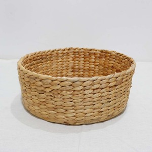Panier de rangement multifonctionnel rustique et écologique en jacinthe d'eau tressée pour la décoration intérieure - Product Image 3