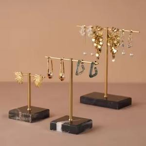 Expositor de Joyería Metálico Decorativo, Organizador de Joyas en Forma de Árbol - Product Image 1