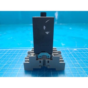 Módulo de Relé Temporizador Electrónico IDEC SY4S-05 + GT5Y-2SN, Usado como Pieza de Repuesto para Equipos Semiconductores Antiguos - Product Image 4