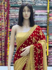 Sari de terciopelo puro con blusa de seda Malai con bordados elaborados, trabajo a mano y un borde elegante y rico para un estilo clásico y tradicional. - Product Image 3