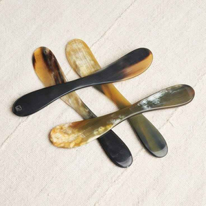 Juego de Cubiertos Clásicos Ecológicos Hechos a Mano con Cuerno de Buey de Axiom Home Accents, Cucharas Cortas de Cuerno, Tamaño Personalizable para Vajilla de Cocina - Product Image 1