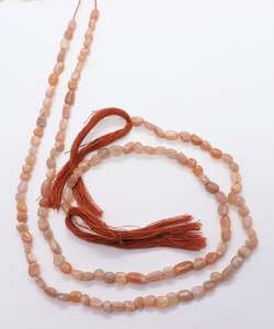 5 hebras de piedras de luna de melocotón naturales AAA, pepitas de forma irregular y suave de 6 a 7 mm, cuentas de piedra de luna de melocotón para fabricación de joyas a granel - Product Image 1