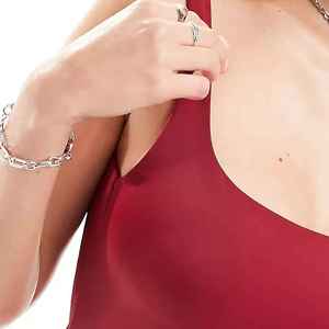 ชุดบอดี้สูททรงเข้ารูปสวมใส่สบายสำหรับผู้หญิง แขนกุด แฟชั่นชุดเดียวที่ยืดหยุ่นได้ เหมาะสำหรับใช้ในชีวิตประจำวันและลำลอง - Product Image 4