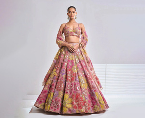 Lehenga Choli Tradicional Indio con Bordado Floral, Vestido de Novia Largo de Seda Rosa y Amarillo, Corte Holgado, Estilo Étnico para Mujer - Product Image 1