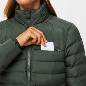 Fabricante de Ropa para Mujer, Chaqueta Acolchada para Mujer con Logotipo Personalizado, Último Diseño, Precio Económico - Product Image 5
