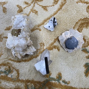 Espécimen Combinado de Turmalina, Cuarzo y Pirita con Otros Tipos de Cristales y Otros Usos, Procedente de Pakistán - Product Image 2