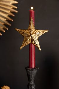 Porte-bougie étoile dorée pour la décoration de table de Noël, en laiton fait main, design géométrique, style traditionnel - Product Image 1