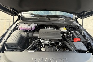 Camioneta RAM 1500 Big Horn 4WD Híbrida Turbo de Lujo Premium con Asientos de Cuero - Product Image 4