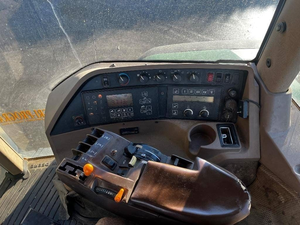 Tracteur agricole John Deere 8410 - Product Image 4