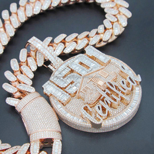 Colgante Clásico Cabeza de León Jungle King de Oro 14K con Moissanita Transparente y Plata de Ley 925 para Hombre, el Más Vendido de RB Gems - Product Image 1