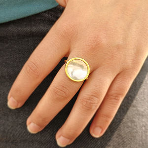 Bague ajustable minimaliste en nacre 16 mm, plaquée or 18 carats, en laiton massif, accessoires de mode contemporains unisexes - Product Image 2