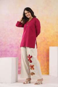 Ensemble en coton extensible très demandé pour femmes, avec pantalon doux, idéal pour les fêtes, le bureau et un look ethnique au quotidien, disponible à la vente - Product Image 3