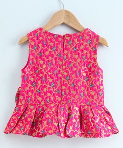 Conjunto Étnico para Niñas, Blusa sin Mangas con Estampado Floral y Pantalones Dhoti con Brocado Rosa, Traje Tradicional para Fiestas Infantiles - Product Image 3