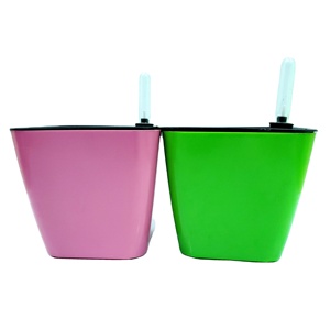 Pot de fleur en plastique à arrosage automatique de 13cm, jardinière élégante et durable pour le jardinage intérieur et extérieur, parfaite pour les fleurs et les légumes. - Product Image 5