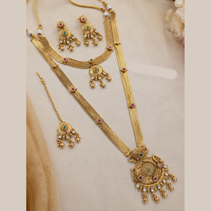 Ensemble de bijoux de mariage indien élégant pour femmes, collier et boucles d'oreilles géométriques en cristal et strass plaqué or traditionnel - Product Image 1