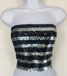 เสื้อเบลาส์ผ้าซาตินปักเลื่อมแบบไร้สายสำหรับผู้หญิง Cotton Couture สีดำเงินลายทางแนวนอน เหมาะสำหรับใส่ไปเที่ยวคลับ - Product Image 3
