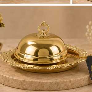 Plat de service avec couvercle en dôme doré et plateau festonné, vaisselle métallique de luxe, récipient à noix, boîte à bonbons, centre de table, plateau à fruits et en-cas - Product Image 2