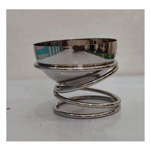 Tazón de Servir de Metal Martillado de Lujo con Tapa Decorativa en Forma de Cúpula |   Campana de Acero Inoxidable para Servir Alimentos, para Hoteles y Catering de Bodas - Product Image 6