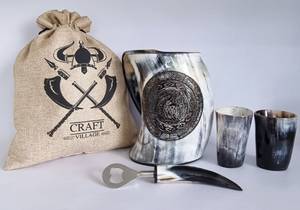 Juego de tazas de cuerno de búfalo hechas a mano con diseño vikingo grabado y abridor de botellas para beber al aire libre - Product Image 5