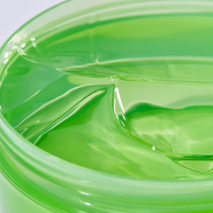 Gel calmante de aloe vera hidratante de la marca coreana n.° 1 en cosmética, SOQU, con ingredientes orgánicos que hidratan y controlan la piel grasa. - Product Image 2