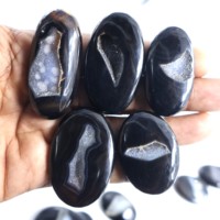 2024 qualité supérieure 100% naturel noir Agate Druzy pierres précieuses en vrac à la main en forme de poire Cabochon guérison cristal noir Druzy