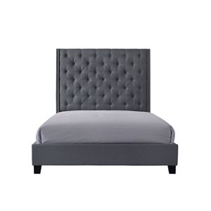 Letto matrimoniale imbottito in stile contemporaneo con testiera a pannello, trapuntatura a bottoni, ali laterali e finiture con borchie, 1 pezzo, finitura grigia, mobili per camera da letto - Product Image 4