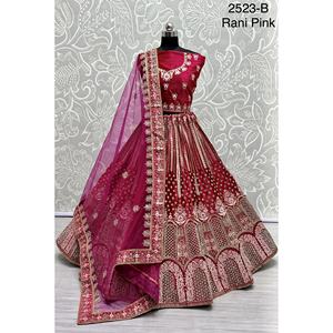 Ropa nupcial India Colecciones de terciopelo para novia Zarkhan Work de Fabzone FZBELLA - Product Image 1