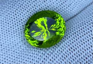 Peridoto Natural AAA, Gema Suelta, Corte Ovalado, Color Verde, 13.17 Quilates, 16.06x13.82x8.95mm, para Joyería - Product Image 3