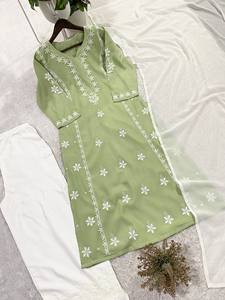ESTA TEMPORADA DE VERANO, PRUEBA NUESTRO CONJUNTO DE DISEÑO CHIKANKARI QUE INCLUYE UN TOP, UNA PANTALÓN PLAZZO Y UN DUPATTA LISO - Product Image 6