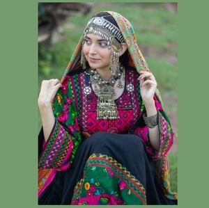 Robe afghane Balochi élégante pour filles, idéale pour la danse et les mariages, en tissu respirant, à vendre - Product Image 5