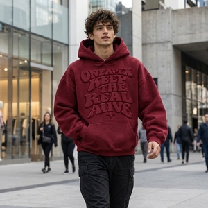 Sudadera con Capucha Oversize Roja para Hombre, Diseño con Logotipo en Relieve, Ropa Urbana, Venta al Por Mayor - Product Image 3