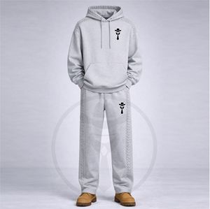 2026 ชุดวอร์มสีเทาสำหรับผู้ชายแบบใหม่ เสื้อสเวตเชิ้ตมีฮู้ดลำลองและกางเกงจ็อกเกอร์ ชุดกีฬาที่สวมใส่สบายสำหรับการฝึกซ้อมและสตรีทแวร์ - Product Image 1