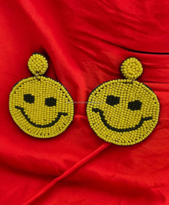 Boucles d'oreilles pendantes multicolores en perles pour le visage, style bohème tendance et original, pour soirée, cadeau - Product Image 2