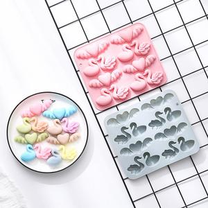 แม่พิมพ์ซิลิโคนสำหรับเค้กช็อคโกแลตเครื่องมืออบขนมรูปหงส์สำหรับเทศกาล - Product Image 2