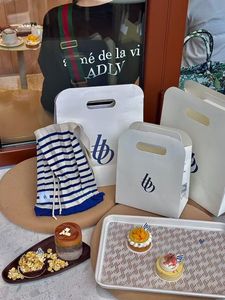 Kit di Imballaggio per Dolci Stile RDY Bebaked, Contenitori Multistrato per Pasti, Sacchetti Argentati, Scatole con Finestra, Tazze da Caffè - Product Image 4