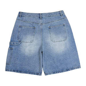 En gros, Shorts en jean de type charpentier à double genouillère, en denim, avec lavage personnalisé effet usé, bords bruts, ornés de clous, rivets, strass et pierres précieuses - Product Image 2