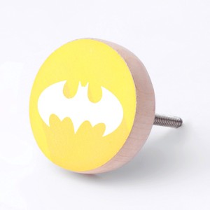 Nuevas Manijas de Madera de Pino para Cajones Infantiles, Tiradores de Gabinete de Batman, Tiradores de Muebles de Madera Duraderos de Alta Calidad, Estilo Contemporáneo - Product Image 1