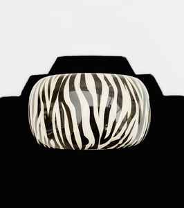 Bracelet manchette large à rayures horizontales en résine pour femme, noir et blanc, en acétate acrylique, motif géométrique, bijou de poignet - Product Image 6