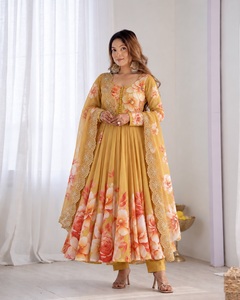 ชุดเดรส Anarkali ผ้าออร์แกนซ่าเนื้อนุ่มสำหรับผู้หญิง ประดับด้วยลูกปัดเย็บมือ พร้อมผ้าคลุมไหล่ผ้าไหมเนย ทรงปกติ รุ่น WSP 1407 - Product Image 5