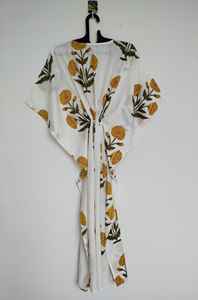 Robe Kaftan en Coton Jaune à Motifs Imprimés et Dentelle, Coupe Vintage Évasée et Ample pour Femme, Idéale pour l'Été et le Quotidien - Product Image 2