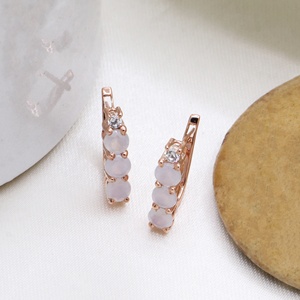 Ensemble de bijoux en argent 925 plaqué or rose avec chalcédoine naturelle cabochon à 3 pierres, comprenant bague, pendentif et boucles d'oreilles - Memoria Jewels - Product Image 3