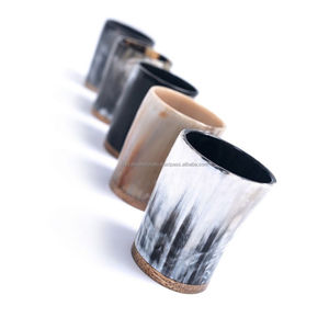 Verre à boire artisanal en corne avec gravure à la main exquise - Product Image 5