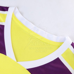 Uniforme de baloncesto de alta calidad para equipos, incluye camiseta y pantalones cortos personalizados, adecuado para torneos y equipos escolares. - Product Image 3