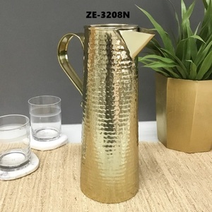 Ensemble de pichets en acier inoxydable faits à la main avec finition martelée et poignée, pour usage domestique, service de fête, design minimaliste - Product Image 5
