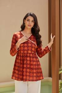 Tunica da donna in seta Delta stampata stile Angrakha, stampa digitale, scollo a V, manica lunga, ampia gonna a tre metri, lunghezza regolare, completamente cucita - Product Image 4