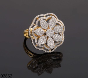Anillo de Joyería Romántico y Moderno con Diseño Floral, Diamante Cultivado en Laboratorio, Oro Amarillo de 18K, Certificado IGI, Corte Excelente, de DVINS JEWELS - Product Image 4