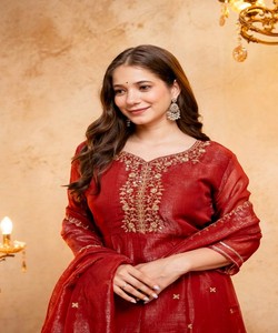Women Traditional Red <b>Silk</b> Embroidered Vintage Quick Dry Ethnic Wear <b>Kurta</b> Set India Pakistan Regular Fit Ankle Length 86677 - Product Image 2