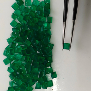 พลอยออนิกซ์สีเขียวธรรมชาติ 3.5 มม. ทรงสี่เหลี่ยมเจียระไนแบบสเต็ปคัท คุณภาพดีที่สุด พลอยเม็ดเดี่ยวสำหรับทำเครื่องประดับ ผลิตภัณฑ์จากเรดเมาน์เทนเจมส์ - Product Image 1