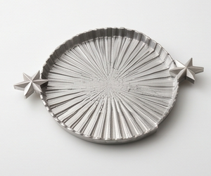 Plateau de service rond en métal argenté avec poignées étoilées, vaisselle de luxe pour la maison et le salon, vente en gros - Product Image 1