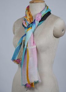 Écharpe élégante en soie modal à imprimé numérique pour femme, châle de luxe doux et de créateur, élégant pour toutes les occasions - Product Image 2